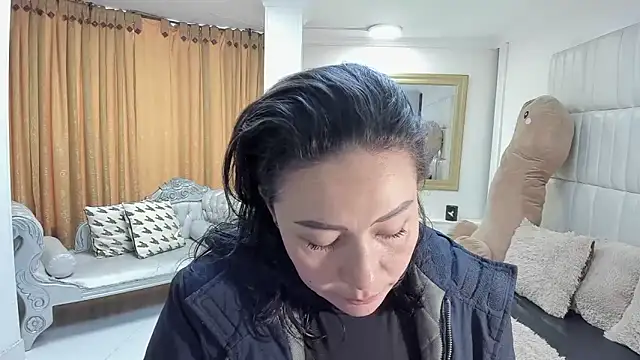 gaby trent online show from December 19, 2025, 2:08 pm