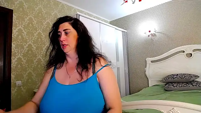 Evelyn Shy online show from June 18, 2026, 9:14 am