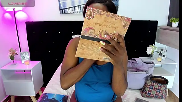 cristaaalclocks1 online show from July 20, 2026, 1:02 pm
