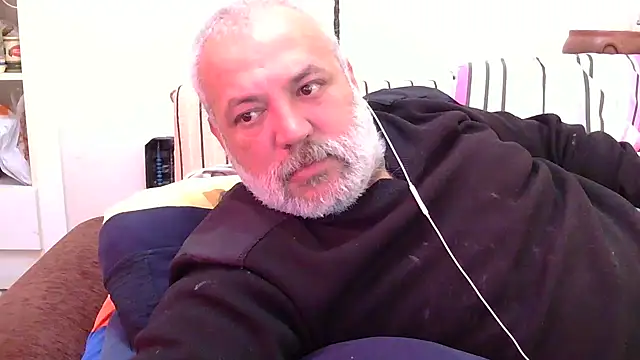 Snapshot of husoizmir chatting on April 26, 2026, 9:39 am husoizmir online show from April 26, 2026, 9:39 am