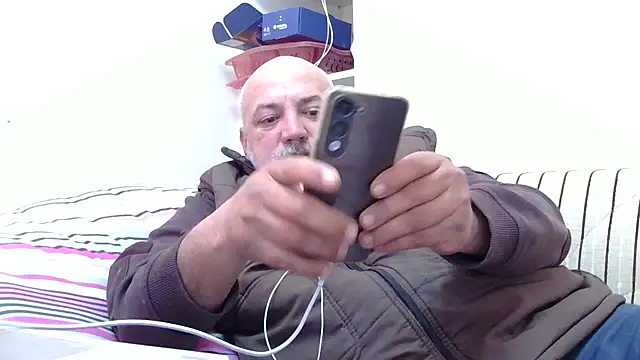 Snapshot of husoizmir chatting on May 7, 2026, 1:36 pm husoizmir online show from May 7, 2026, 1:36 pm