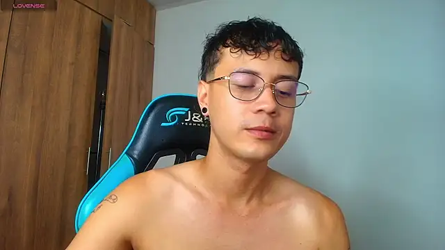LeaneSeb online show from July 2, 2026, 4:24 pm