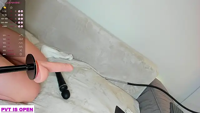 Juicy Bella online show from March 8, 2025, 4:17 pm