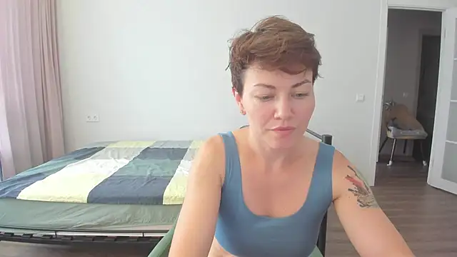 Alexisweet online show from August 9, 2026, 10:32 am