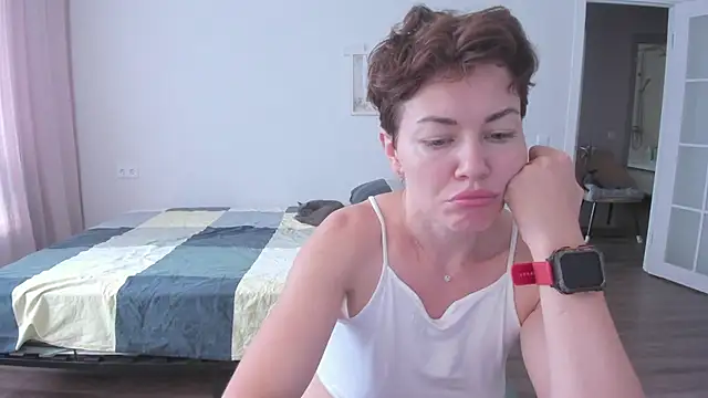 Alexisweet online show from August 5, 2026, 3:11 am