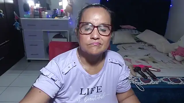 Snapshot of pervert_mommy_ chatting on June 27, 2026, 1:50 pm pervert mommy online show from June 27, 2026, 1:50 pm