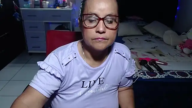 Snapshot of pervert_mommy_ chatting on June 27, 2026, 10:43 am pervert mommy online show from June 27, 2026, 10:43 am