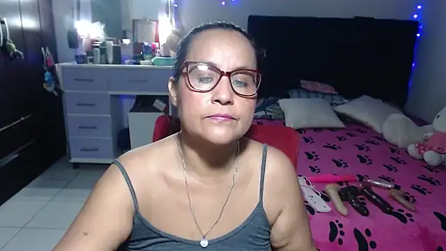 Snapshot of pervert_mommy_ chatting on July 16, 2026, 9:50 am pervert mommy online show from July 16, 2026, 9:50 am