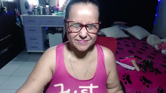 Snapshot of pervert_mommy_ chatting on July 14, 2026, 10:21 am pervert mommy online show from July 14, 2026, 10:21 am