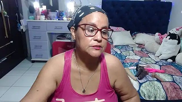 Snapshot of pervert_mommy_ chatting on June 3, 2026, 2:33 pm pervert mommy online show from June 3, 2026, 2:33 pm