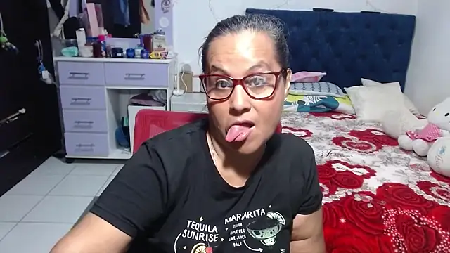Snapshot of pervert_mommy_ chatting on May 22, 2026, 2:04 pm pervert mommy online show from May 22, 2026, 2:04 pm
