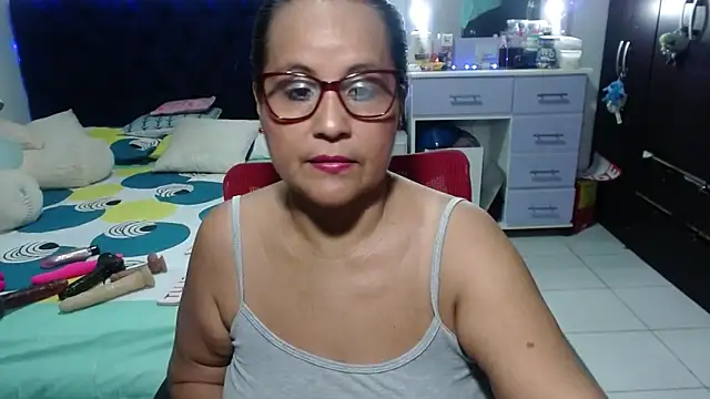 pervert mommy  online show from February 25, 2026, 11:32 am