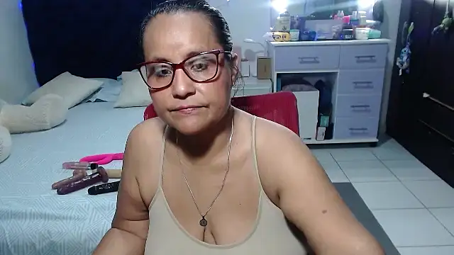 Snapshot of pervert_mommy_ chatting on May 13, 2026, 10:33 am pervert mommy online show from May 13, 2026, 10:33 am