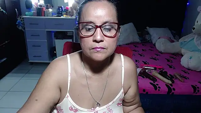 Snapshot of pervert_mommy_ chatting on July 4, 2026, 9:59 am pervert mommy online show from July 4, 2026, 9:59 am