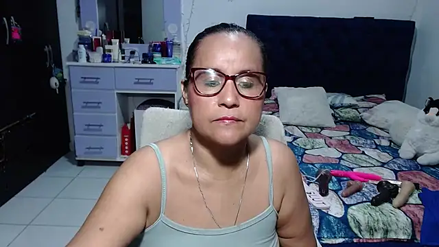 Snapshot of pervert_mommy_ chatting on August 4, 2026, 9:58 am pervert mommy online show from August 4, 2026, 9:58 am