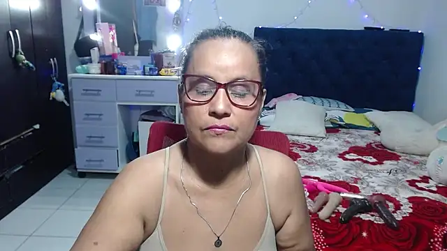 Snapshot of pervert_mommy_ chatting on May 21, 2026, 10:12 am pervert mommy online show from May 21, 2026, 10:12 am