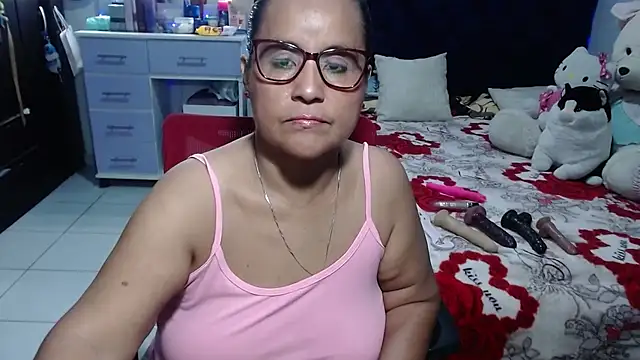Snapshot of pervert_mommy_ chatting on June 12, 2026, 9:40 am pervert mommy online show from June 12, 2026, 9:40 am