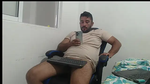 Snapshot of big_tommy69 chatting on March 29, 2026, 8:54 pm big tommy69 online show from March 29, 2026, 8:54 pm