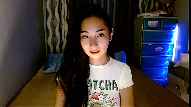SweetLilly 18 online show from June 30, 2026, 6:35 am