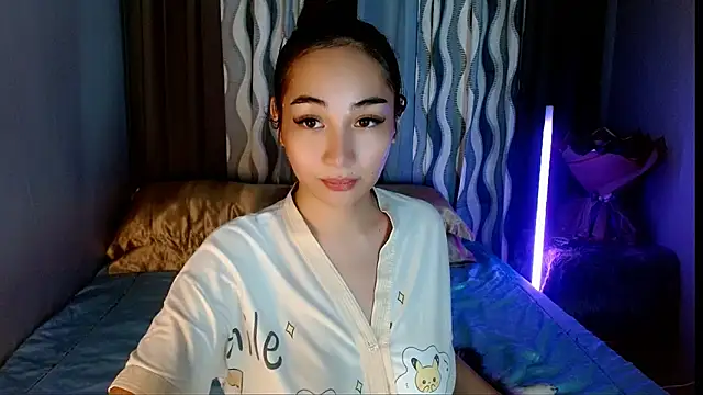 SweetLilly 18 online show from April 24, 2026, 2:57 am