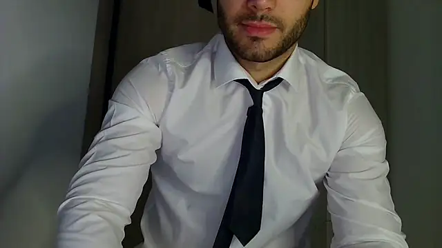 Snapshot of Justynn1 chatting on October 21, 2025, 9:14 pm Justynn1 online show from October 21, 2025, 9:14 pm