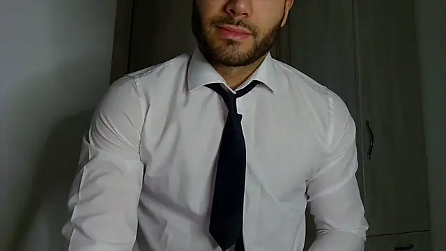 Snapshot of Justynn1 chatting on February 8, 2026, 10:40 pm Justynn1 online show from February 8, 2026, 10:40 pm