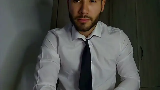 Snapshot of Justynn1 chatting on September 30, 2025, 9:32 pm Justynn1 online show from September 30, 2025, 9:32 pm