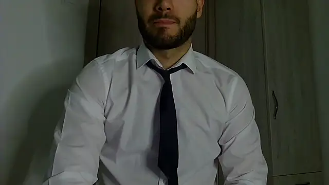 Snapshot of Justynn1 chatting on November 23, 2025, 5:28 am Justynn1 online show from November 23, 2025, 5:28 am