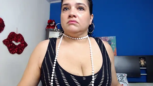 Snapshot of GlendaStarx chatting on July 29, 2026, 10:42 pm GlendaStarx online show from July 29, 2026, 10:42 pm