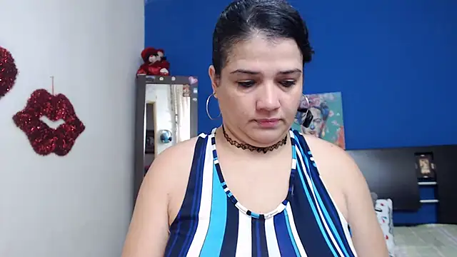 Snapshot of GlendaStarx chatting on July 16, 2026, 9:56 pm GlendaStarx online show from July 16, 2026, 9:56 pm