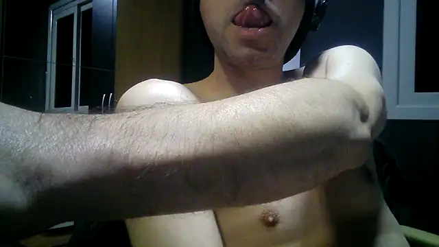 gauchors20 online show from May 31, 2026, 3:01 am