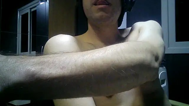gauchors20 online show from May 10, 2026, 2:04 am