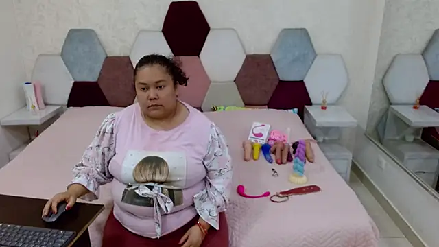 Snapshot of angel_blue chatting on February 28, 2026, 7:02 pm angel blue online show from February 28, 2026, 7:02 pm