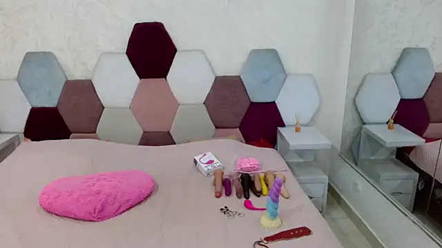 Snapshot of angel_blue chatting on February 6, 2026, 2:35 pm angel blue online show from February 6, 2026, 2:35 pm