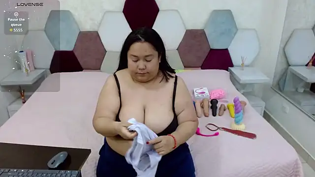 Snapshot of angel_blue chatting on February 22, 2026, 4:19 pm angel blue online show from February 22, 2026, 4:19 pm