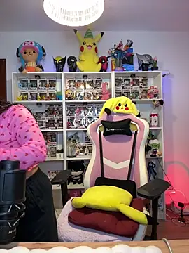 Snapshot of Sweet_sully__ chatting on February 17, 2026, 9:50 am Sweet sully online show from February 17, 2026, 9:50 am