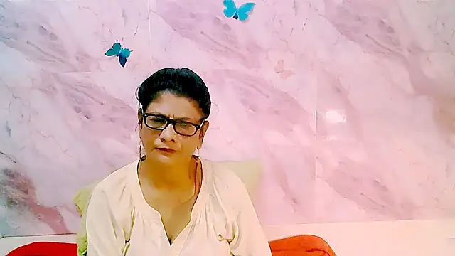 Snapshot of IndianAllure chatting on March 23, 2026, 5:40 am IndianAllure online show from March 23, 2026, 5:40 am