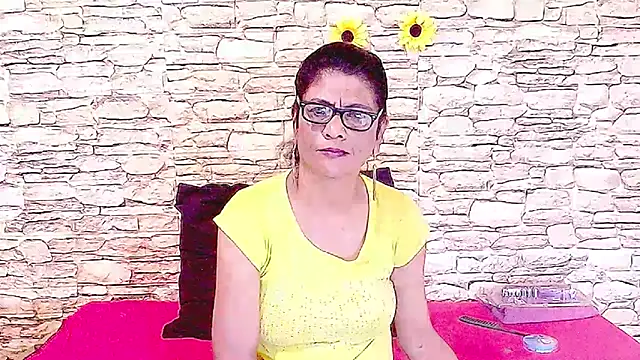 Snapshot of IndianAllure chatting on March 24, 2026, 5:51 am IndianAllure online show from March 24, 2026, 5:51 am