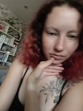 Snapshot of Frost_foxy chatting on August 3, 2026, 4:20 am Frost foxy online show from August 3, 2026, 4:20 am