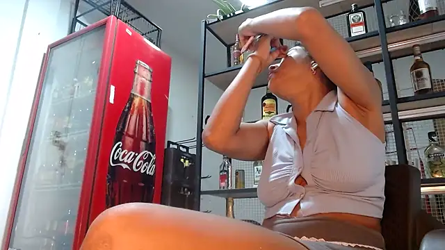 Snapshot of DAELAA chatting on October 16, 2025, 11:13 pm DAELAA online show from October 16, 2025, 11:13 pm