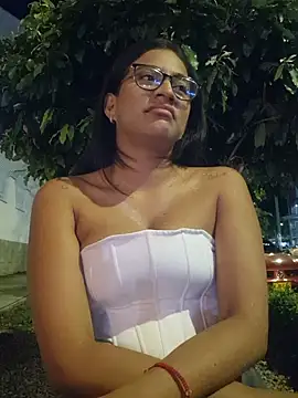 Snapshot of DAELAA chatting on March 21, 2025, 11:34 pm DAELAA online show from March 21, 2025, 11:34 pm