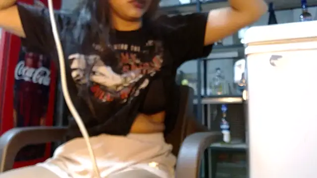 Snapshot of DAELAA chatting on October 1, 2025, 11:52 pm DAELAA online show from October 1, 2025, 11:52 pm