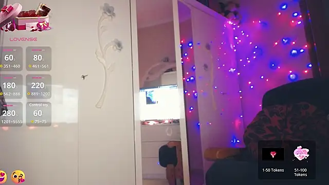 icelady77 online show from January 19, 2025, 6:32 pm