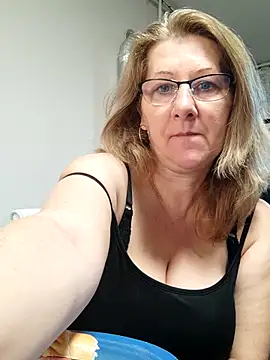 Elza01 online show from October 17, 2025, 6:28 am