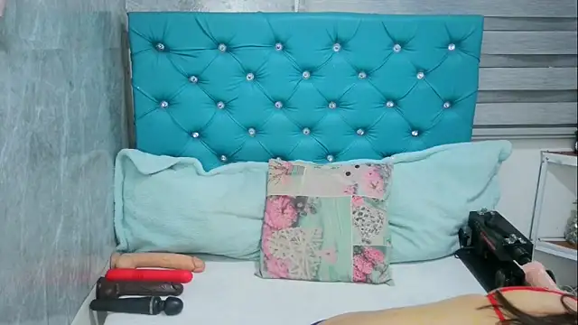 MAARYMOON online show from March 18, 2025, 10:07 am