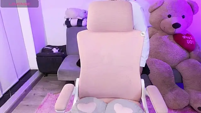 Snapshot of KuroChan420 chatting on February 27, 2026, 2:34 am KuroChan420 online show from February 27, 2026, 2:34 am