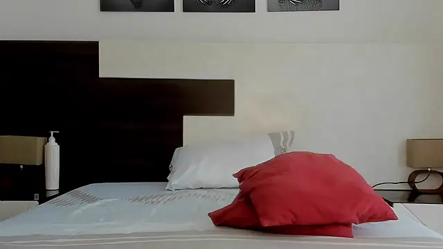 Snapshot of SexyCaitlynHot chatting on March 5, 2026, 8:49 pm SexyCaitlynHot online show from March 5, 2026, 8:49 pm