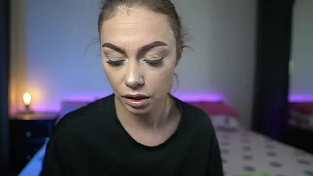 TiffanyPierce online show from September 30, 2025, 8:26 pm