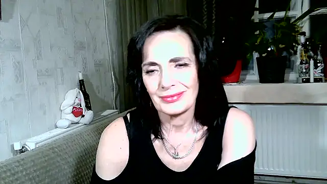 Snapshot of DreamMarianna chatting on April 10, 2026, 8:49 pm DreamMarianna online show from April 10, 2026, 8:49 pm