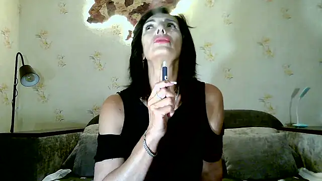 Snapshot of DreamMarianna chatting on July 18, 2026, 9:45 pm DreamMarianna online show from July 18, 2026, 9:45 pm